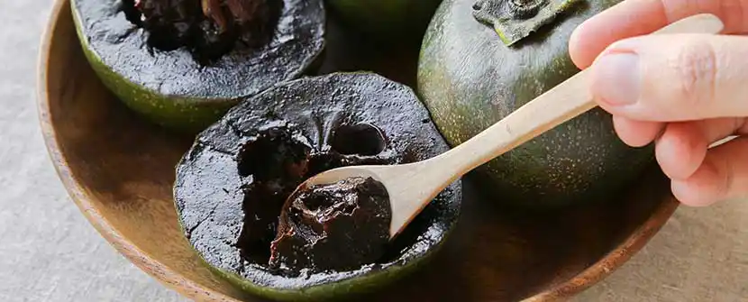 Teller mit Sapote
